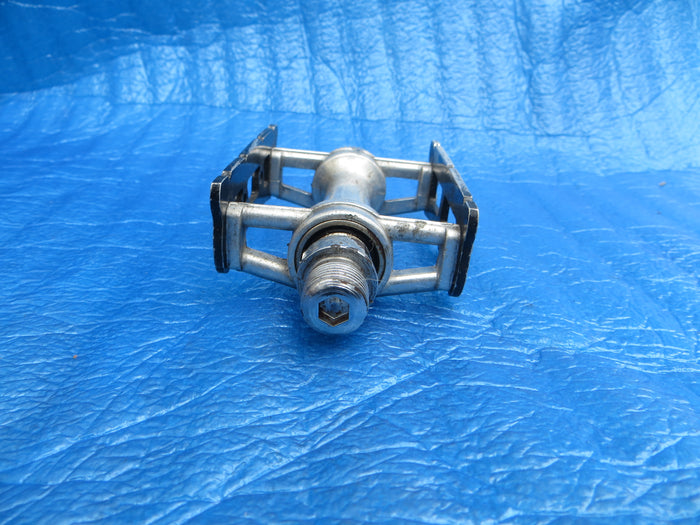 MKS Royal Unique Right Pedal NJS (25102206)
