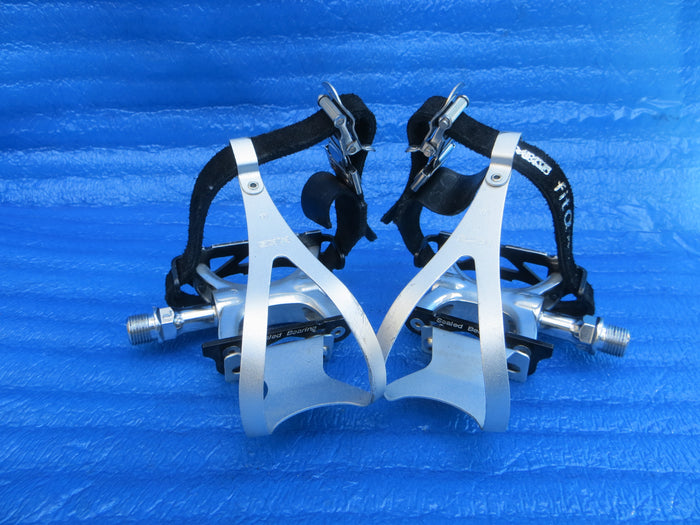 MKS Supreme NJS Pedals , MKS AA M-size NJS Clips and MKS Fit-α Sports NJS Toe Straps (26022317)