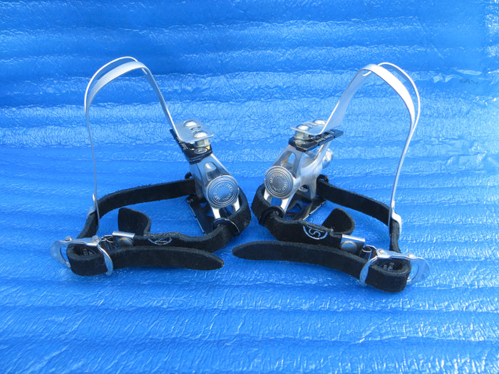 MKS Supreme NJS Pedals , MKS AA M-size NJS Clips and MKS Fit-α Sports NJS Toe Straps (26022317)